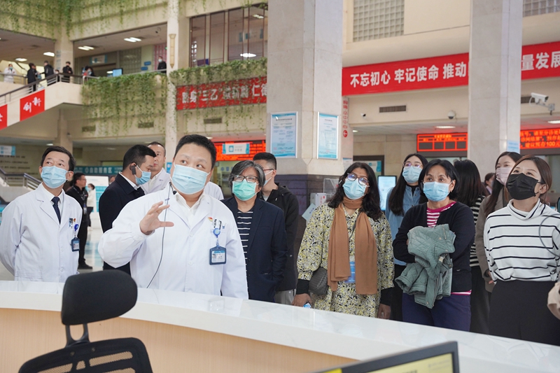 20231129 德隆國際公共衛(wèi)生論壇專家團(tuán)03.jpg