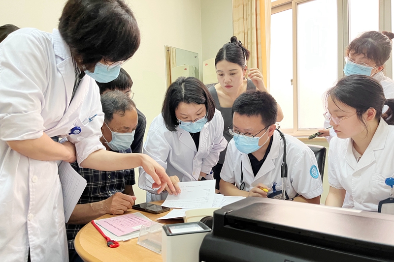 20240624 教學門診 邵逸夫醫(yī)院專家1.jpg